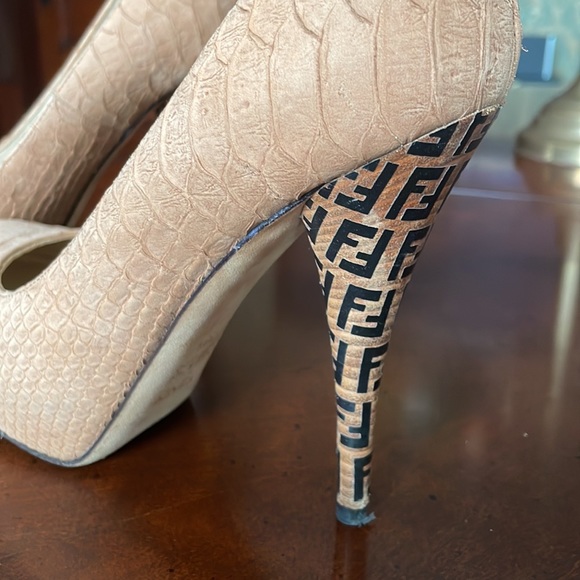FENDI vintage heels - Picture 2 of 5